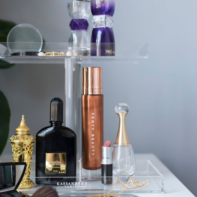 Elsa's vanity stand - kassandrasvanity